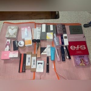 BUNDLE BAG… BAG WITH ALL SORT OF COSMETIC NEEDS.  BRAND NEW‼️‼️‼️